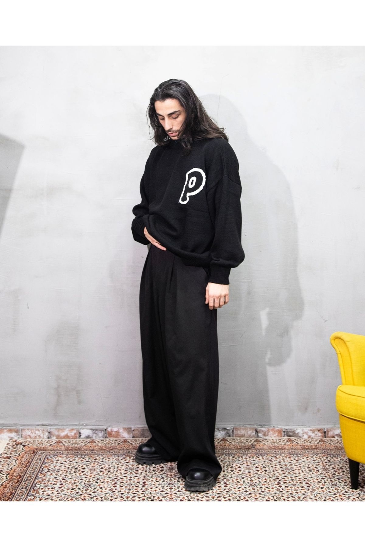 Sokak Butik P. Kabartma Nakışlı Oversize Unisex Siyah Triko Kazak