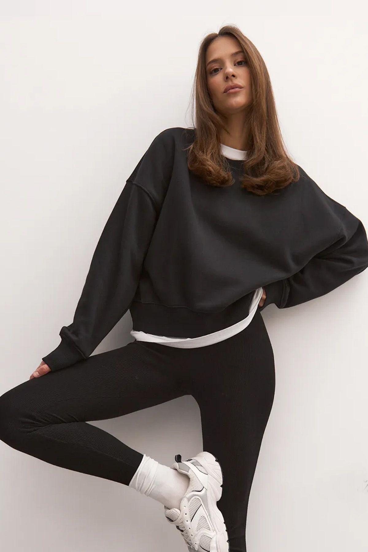 COMBİNE MİCHAİL Kadın Siyah Basic Crop Kesim Sweatshirt