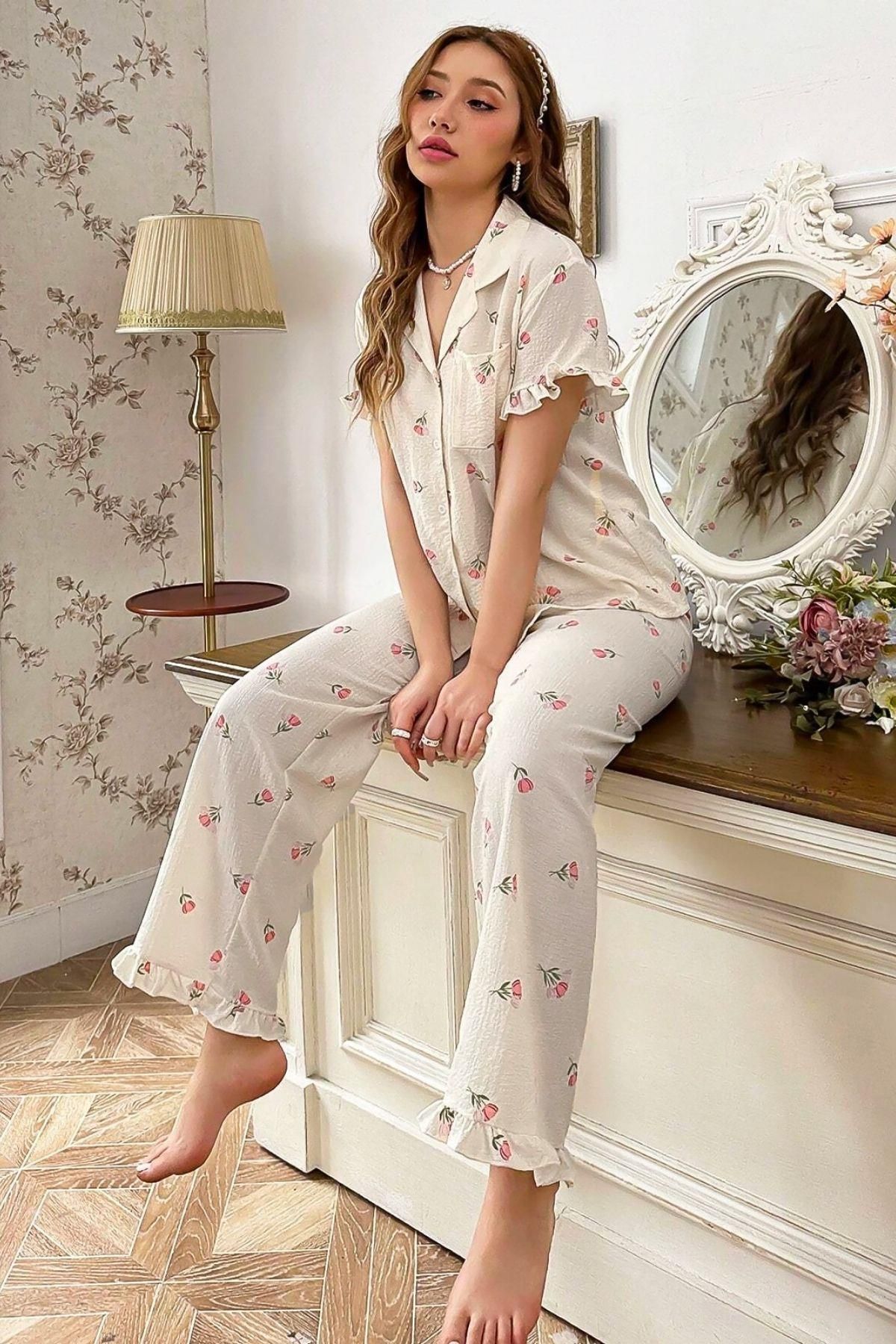 nedo7 Ekru Çiçek Desenli Yakalı Pijama Takımı 7036