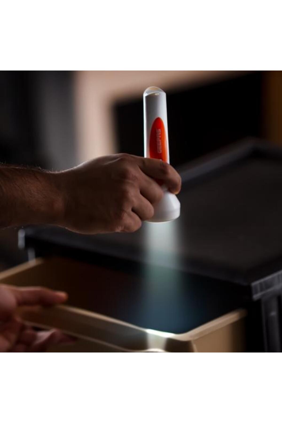 Geepas-Rechargeable LED Flashlight- Rechargeable Lithium Battery and Easy to Use 5