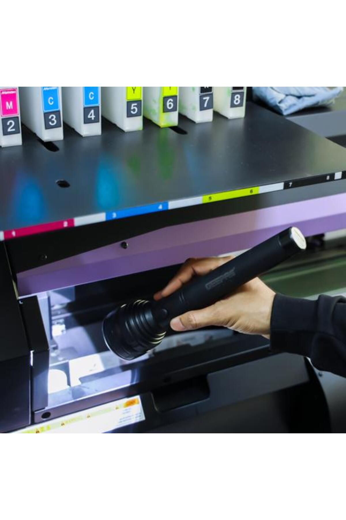 Geepas-مصباح يدوي LED قابل لإعادة الشحن، قابل لإعادة الشحن عبر USB | مصباح يدوي يعمل لمدة 8 ساعات | بطارية ليثيوم 3