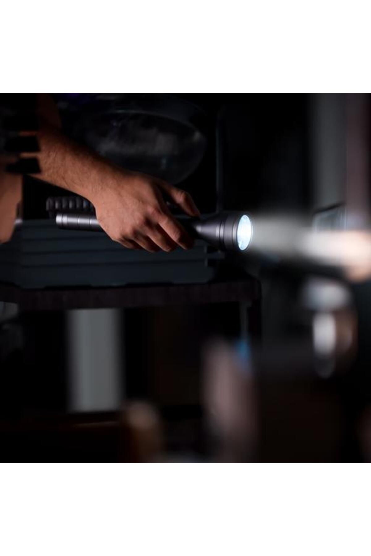Geepas-Rechargeable LED Flashlight-  XPG-2 Torch LED and 6 Hours Continuous Working| 2