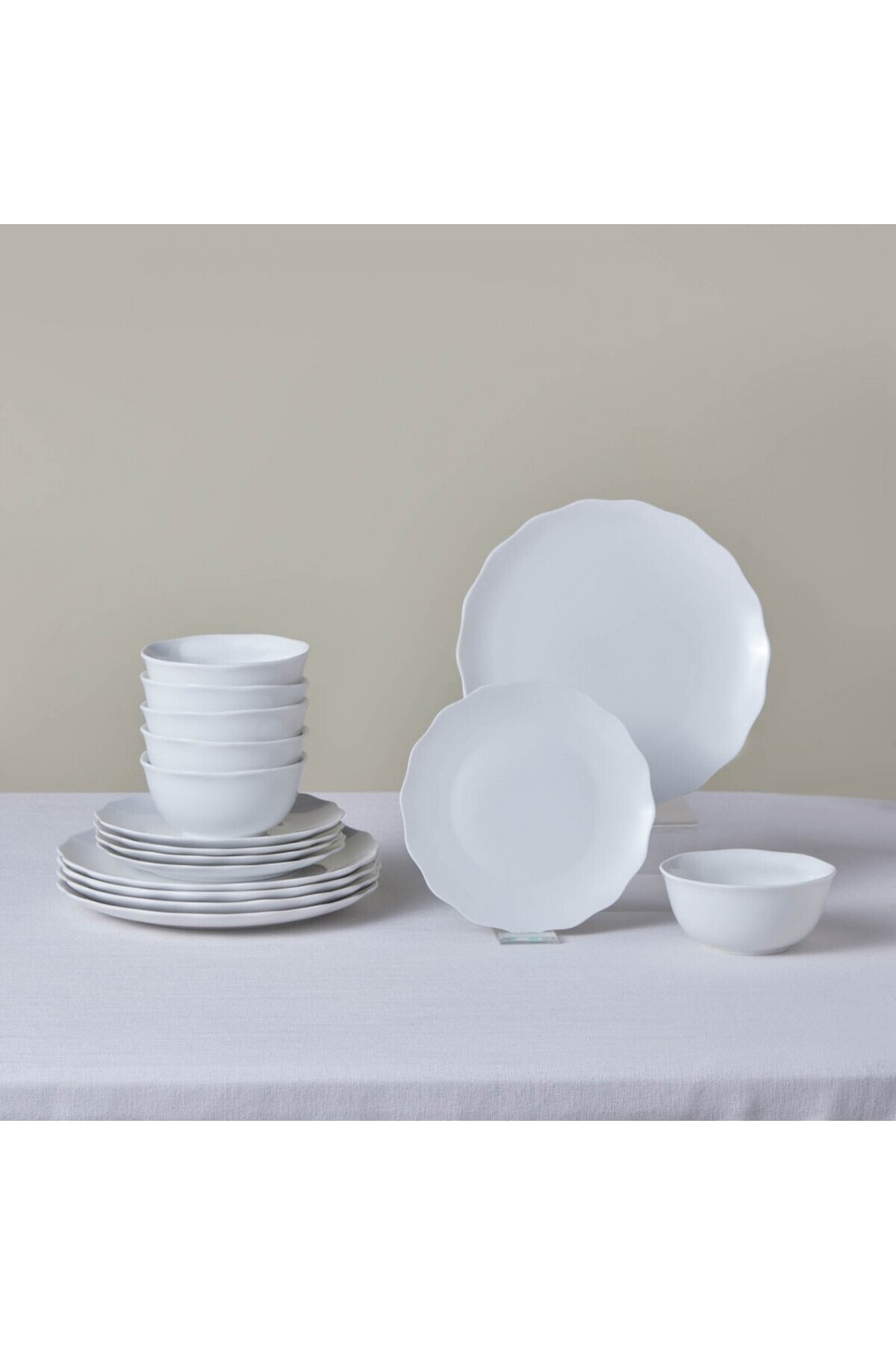 Karaca-Scalloped 18-teiliges Tafelservice für 6 Personen 1