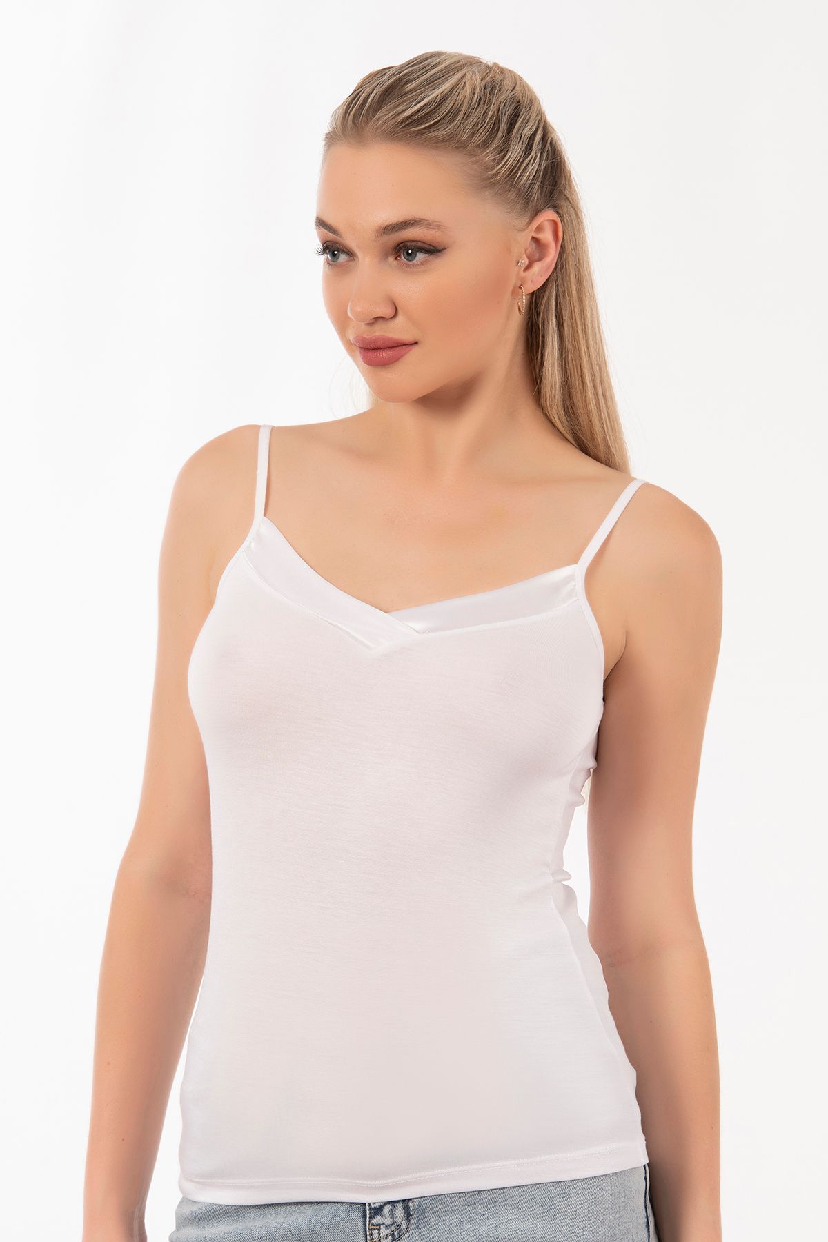 ÖZKAN underwear-Özkan 2040 - قميص داخلي نسائي مرن ومريح، ياقة ساتان فيسكوز ممتازة، حزام رفيع 3