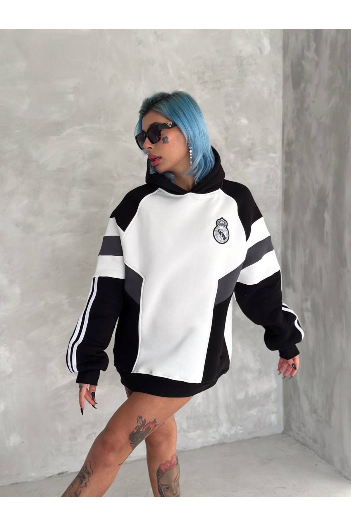 YKA Unisex Şerit Detaylı Kapüşonlu Sweatshirt – Çeşitli Renk Seçenekleri ile Modern Tasarım