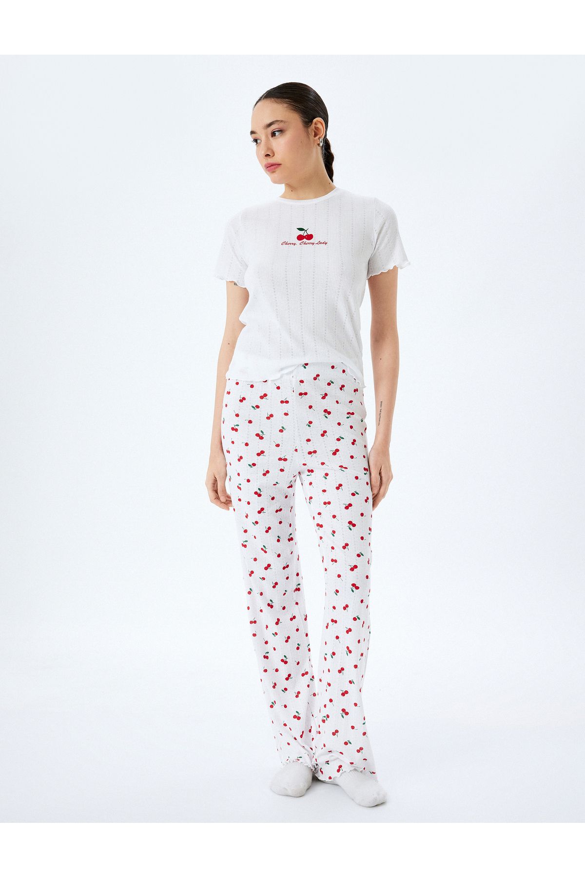 Koton Yeni Sezon Kiraz Baskılı Pamuk Karışımlı 2'li Pijama Takımı