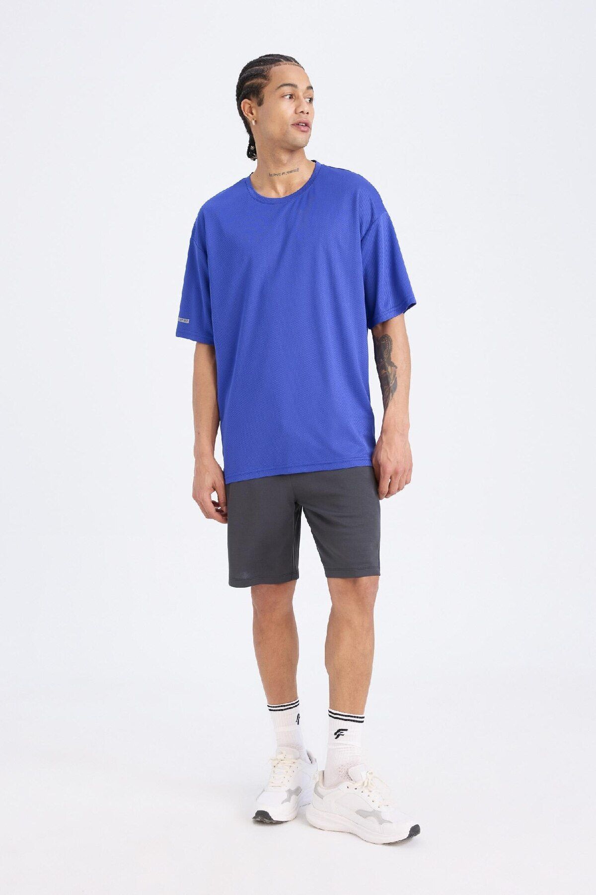 DeFacto-DeFactoFit Boxy Fit Crew Neck Rigger Potištěné sportovní tričko s krátkým rukávem D6726AX25SP 2