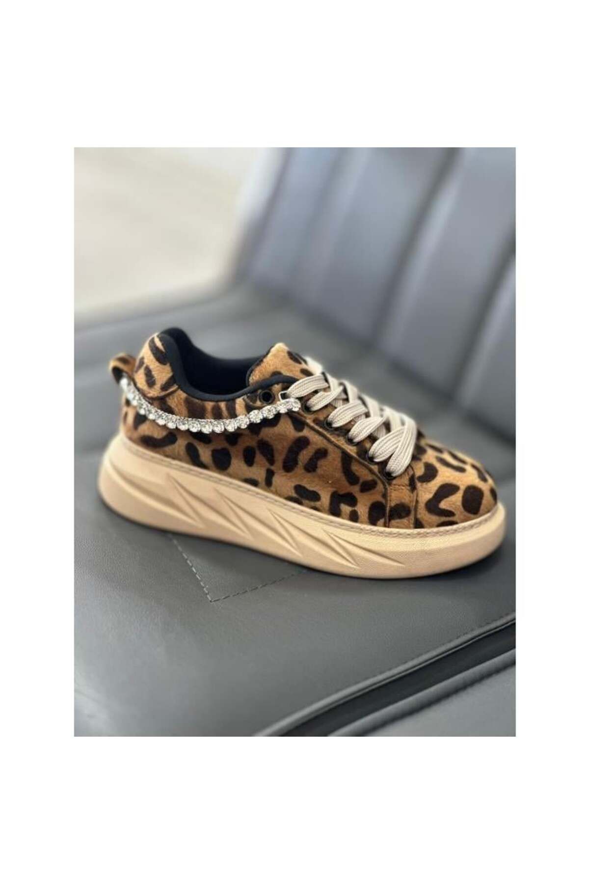 Shoeszade Krem Tabanlı Leopar Taş Zincir Detaylı Spor Ayakkabı