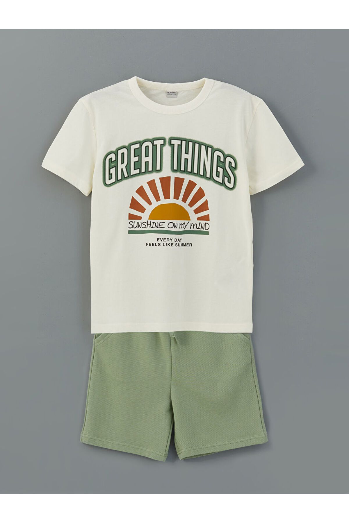LC Waikiki-Create Your Style from Uzg Store |   Ecru Crew Neck Boys T-Shirt and Shorts 1