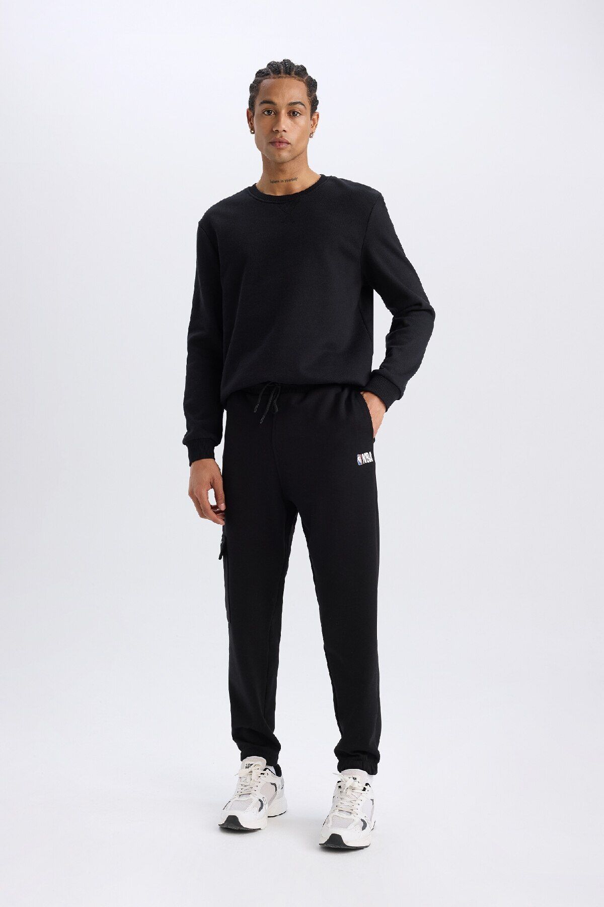 DeFacto-Defactofit - Spodnie dresowe Nba Brooklyn Nets Sports Jogger z kieszeniami, materiał Skuba Diving, talia B 1