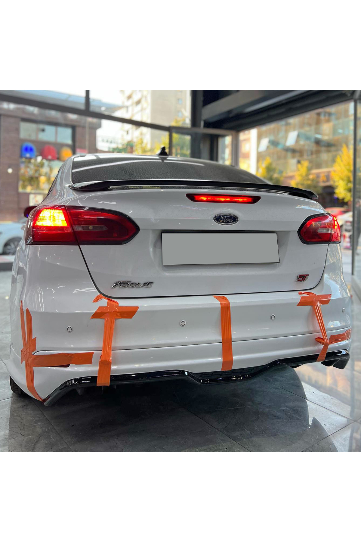 Ford Focus 3 Sedan Makyajlı - Makyajsız Arka Ek Boyasız (plastik)