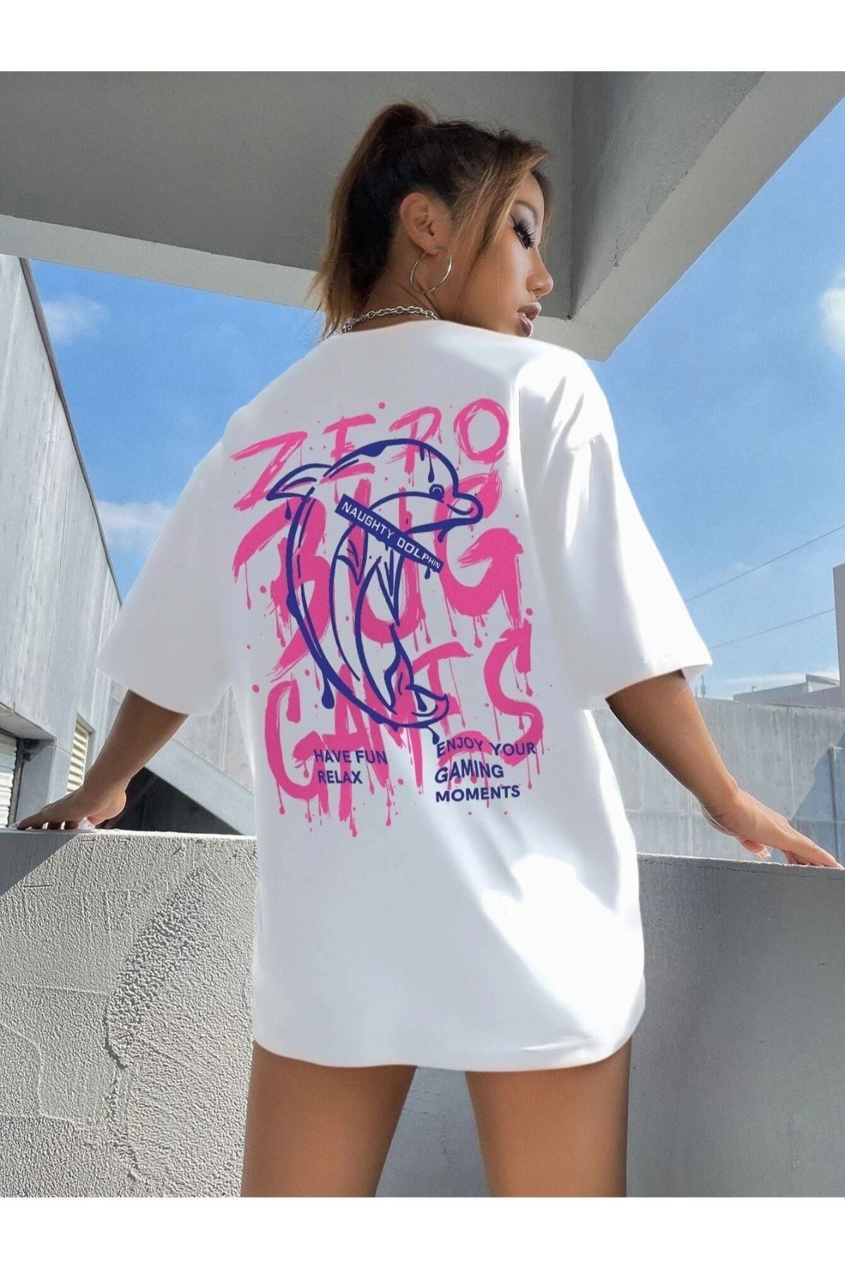 GIANTSTORE Kadın Beyaz Zero Bug Games Baskılı Oversize Bisiklet Yaka Tshirt