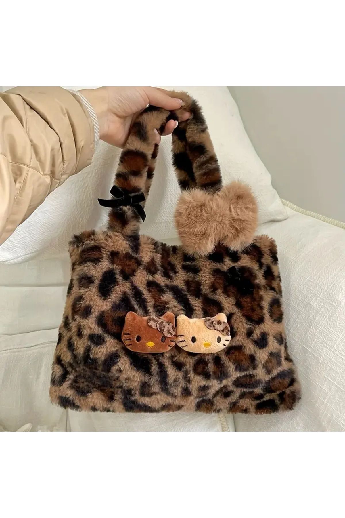 FuryaTedarik Hello Kitty Peluş Leopar Desenli Sevimli Kışlık Pompom Süslemeli El Çantası