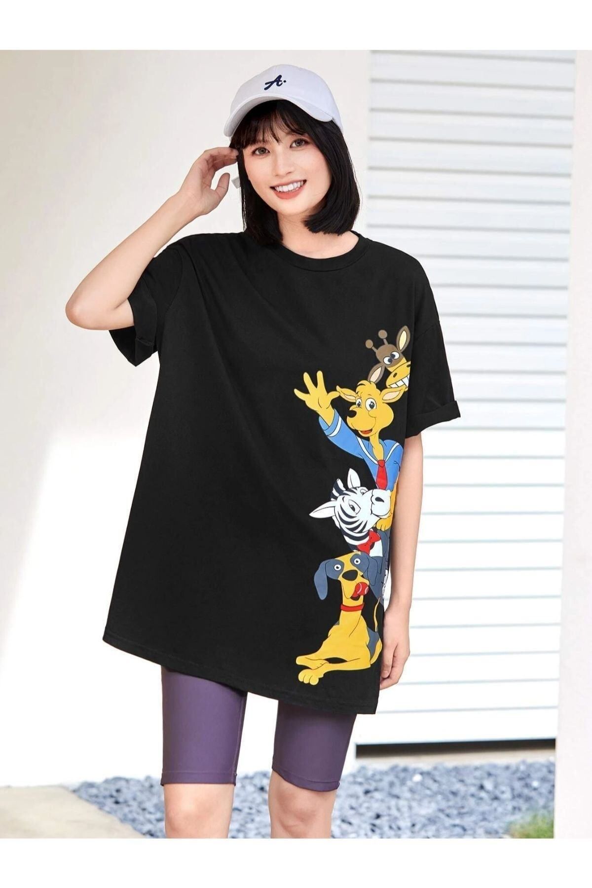 GIANTSTORE Kadın Siyah Hayvan Figürlü Baskılı Oversize Bisiklet Yaka Tshirt