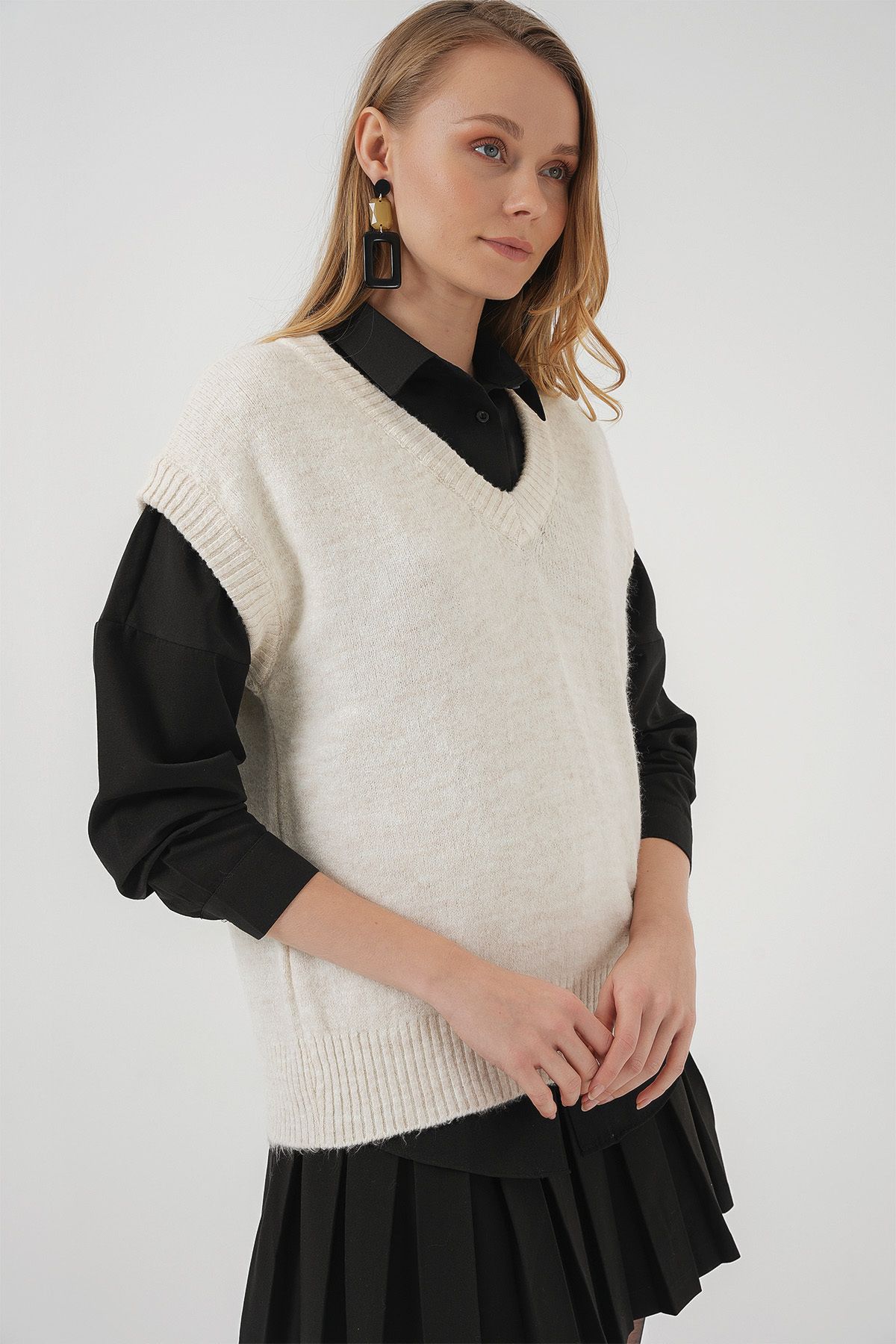 Bigdart-Ecrufarbener Strickpullover mit V-Ausschnitt – 15914 4