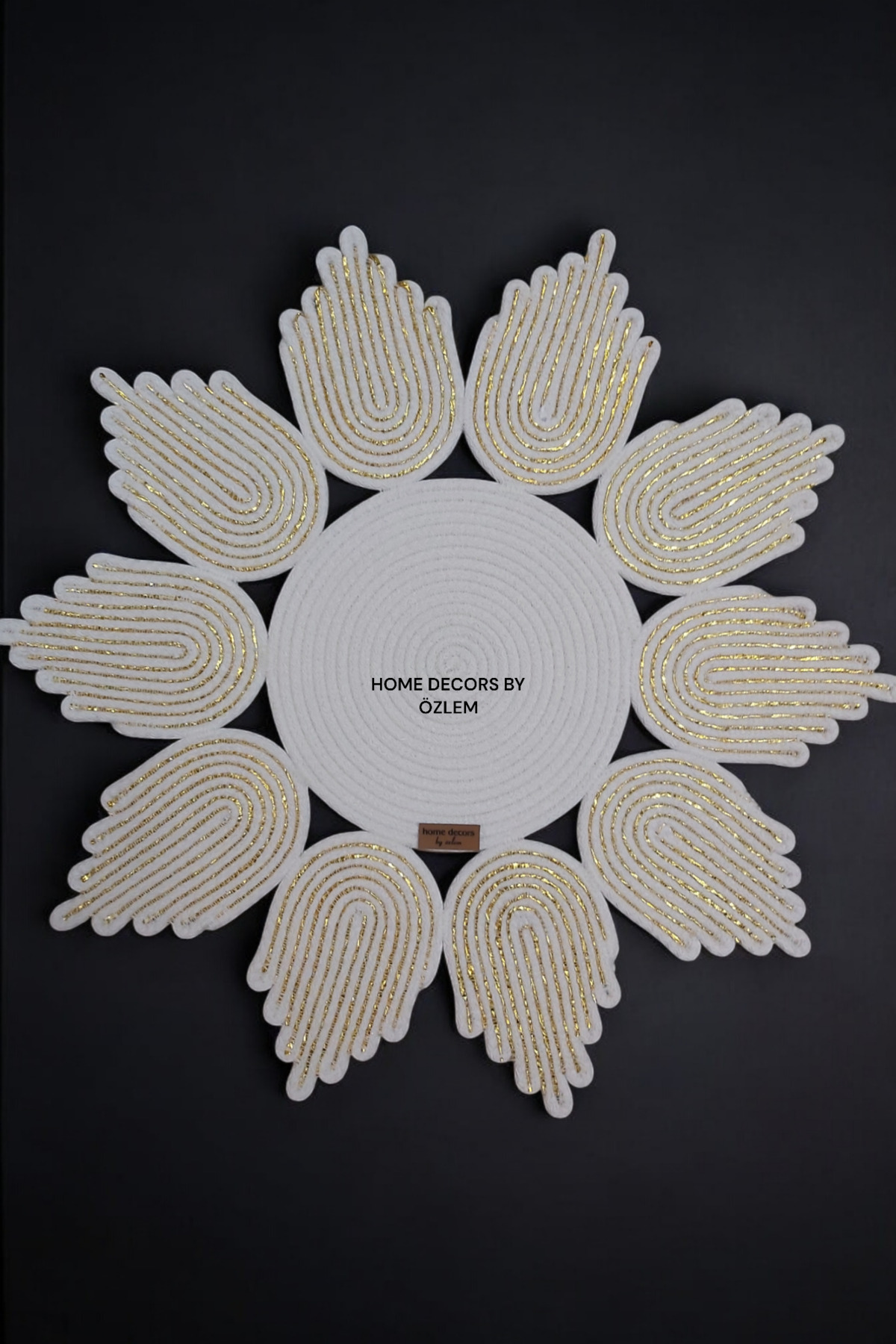 Decorative runner straw mat decoration presentation organizer