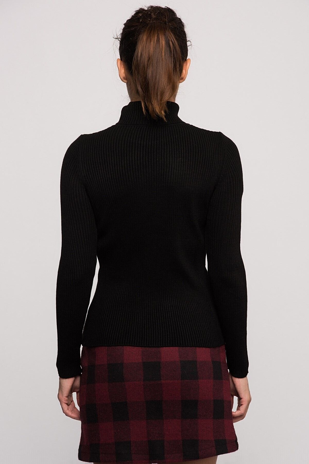 Cotton Mood-7396000 Thin Ribbed Camisole Turtleneck Long Sleeve Knitwear Black 2