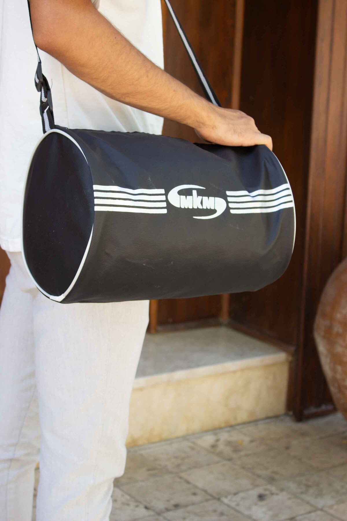 KAFF  Siyah Suni Deri Silindir Kaliteli Su Geçirmez Kumaş Uzun Askılı Spor Seyahat Fitness Çantası - Görsel 3