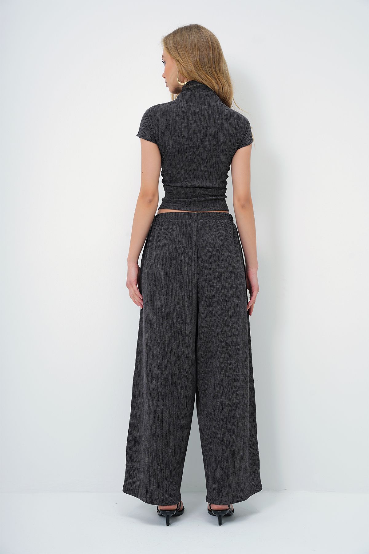 Trend Alaçatı Stili-Anthracite Women's Crop Blouse and Wide-Leg Pants Set - Stand Collar with Draped Side Detail Alc-X13411 5