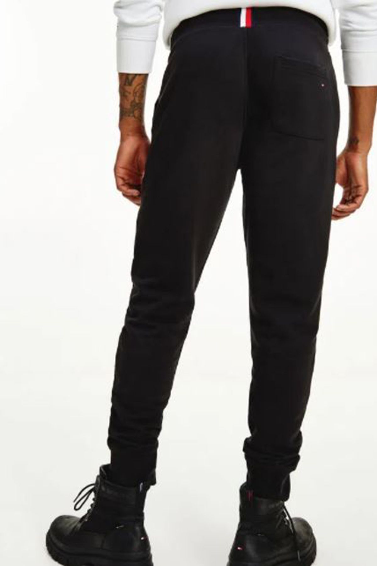complete the look image