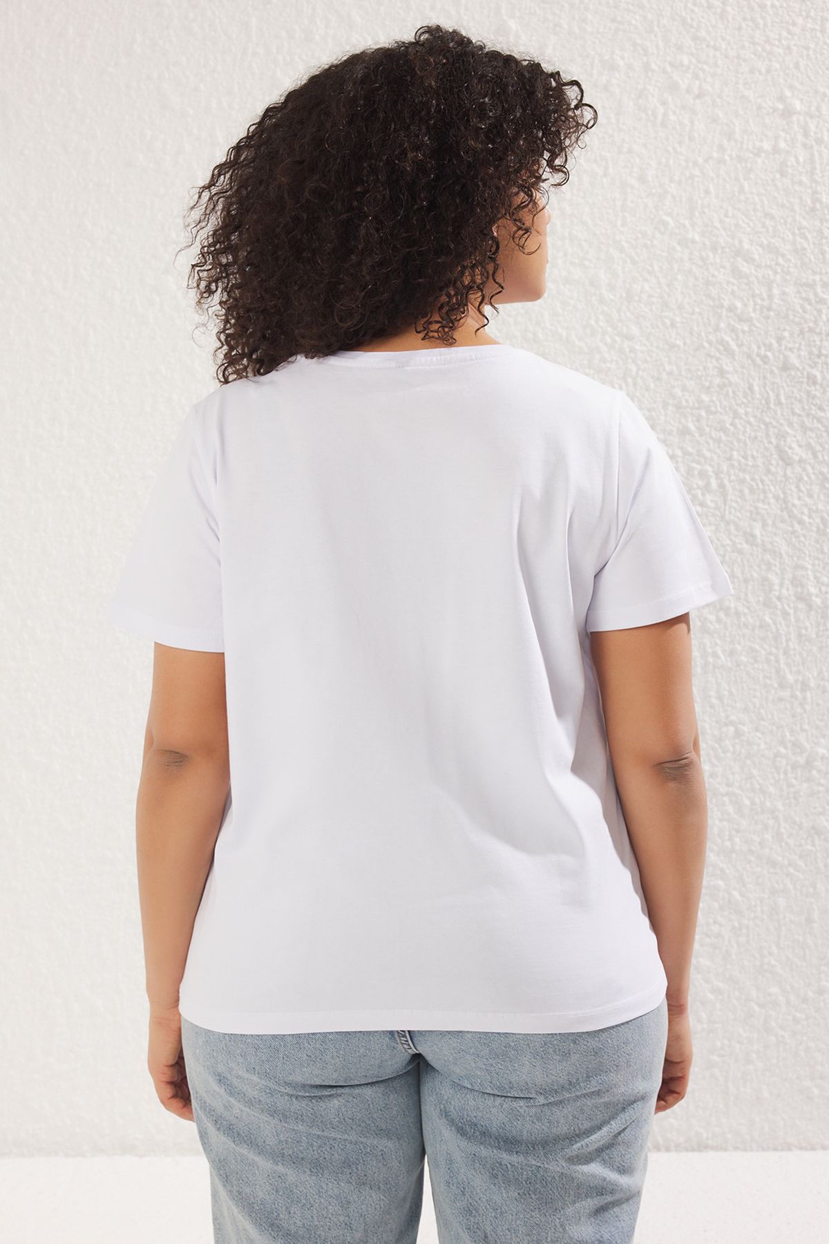 Trendyol Curve-Tricou alb slim fit cu fundă detaliată Crop Boy Plus Size tricotat TBBSS25BF00001 5