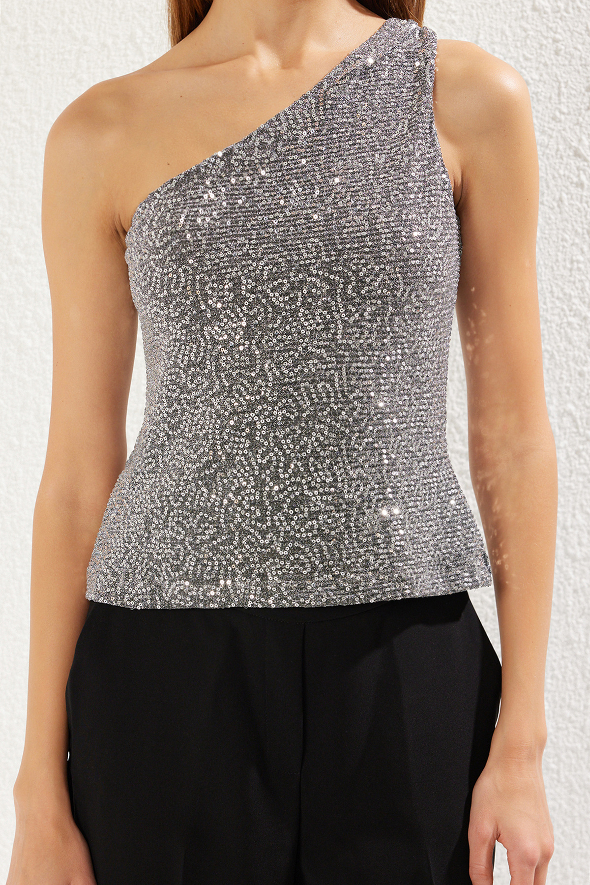 Trendyol Collection-Stříbrná pletená flitrová halenka na jedno rameno Tprss25Bz00009 4