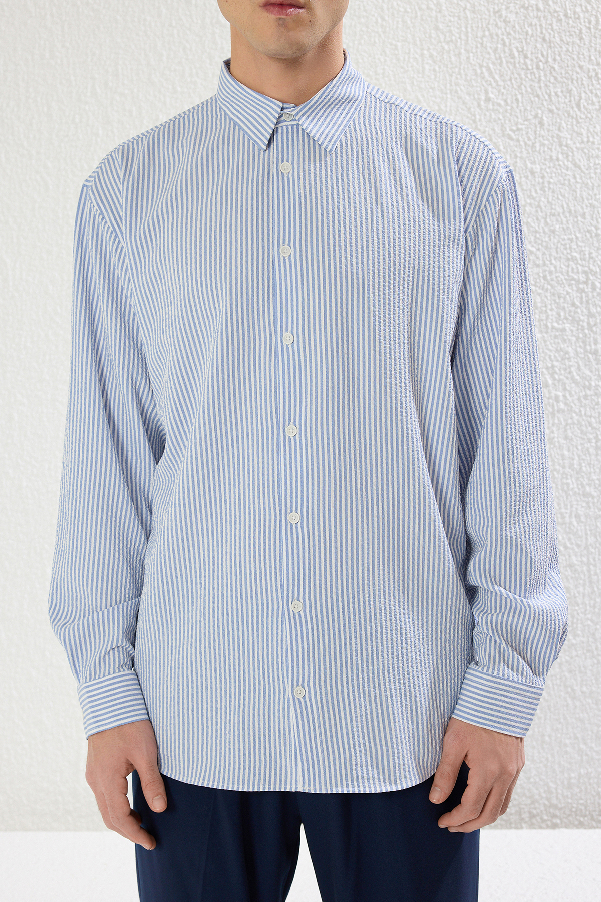 Trendyolmilla  Mavi Oversize Çizgili Gofre Esnek Rahat Kumaş Örme Gömlek TMNSS25GO00024 - Görsel 5