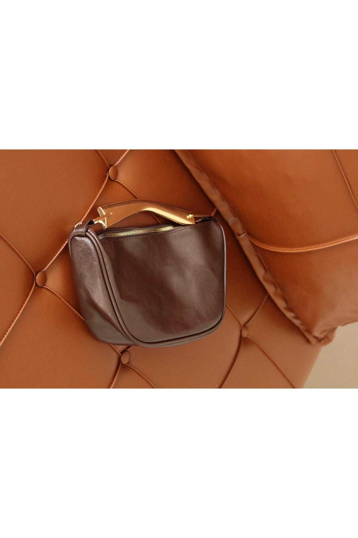 EMNORA-Bitter Brown Lavin Bag with Metal Handle 4