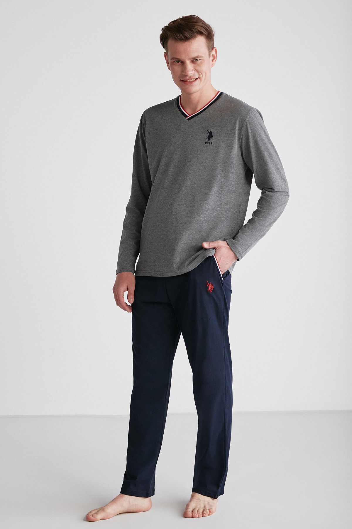 یو اس پولو ست لباس خواب مردانه آستین بلند یقه هفت، رنگ ملانژ آنتراسیت، برند یو اس پولو، کد 18752 - رنگ ملانژ آنتراسیت