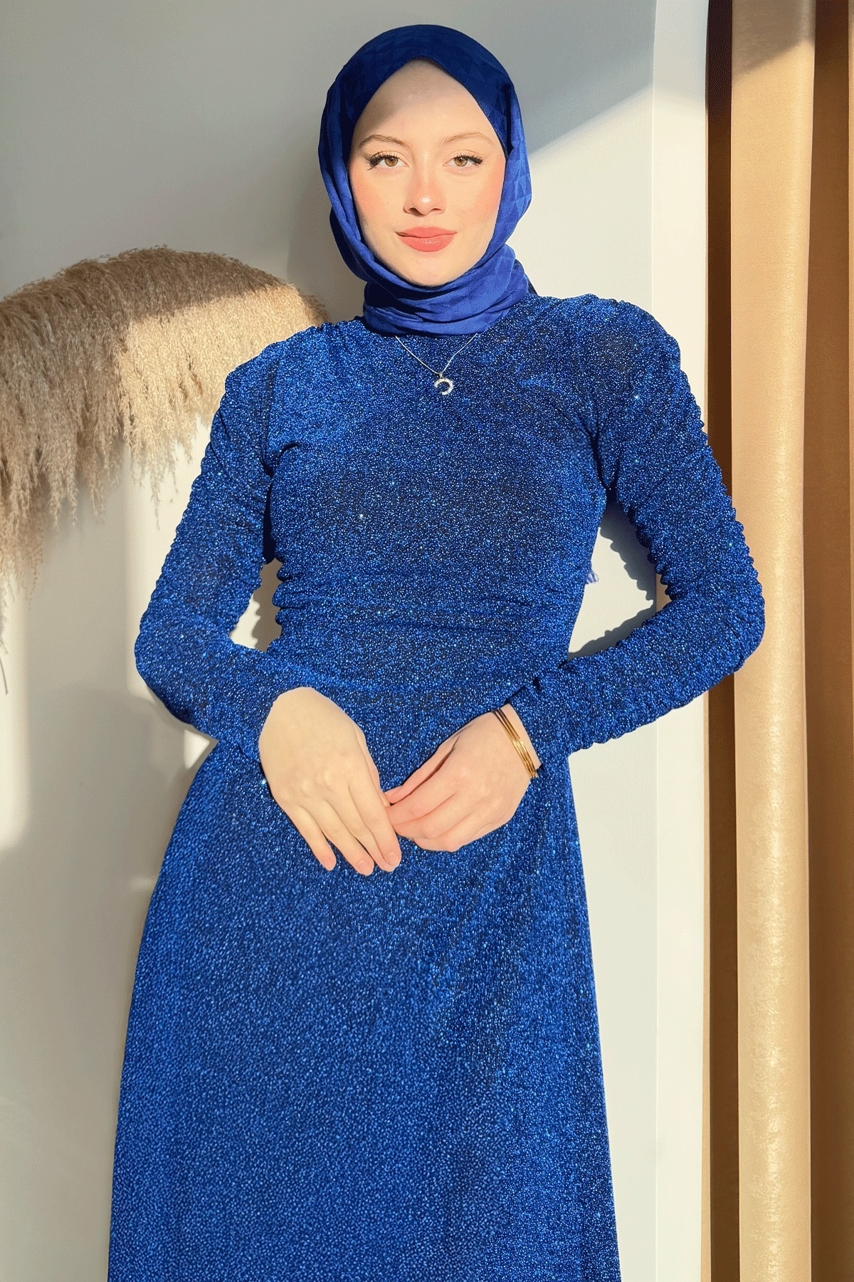 InStyle-Rochie albastră Saks cu sclipici la două piept 3