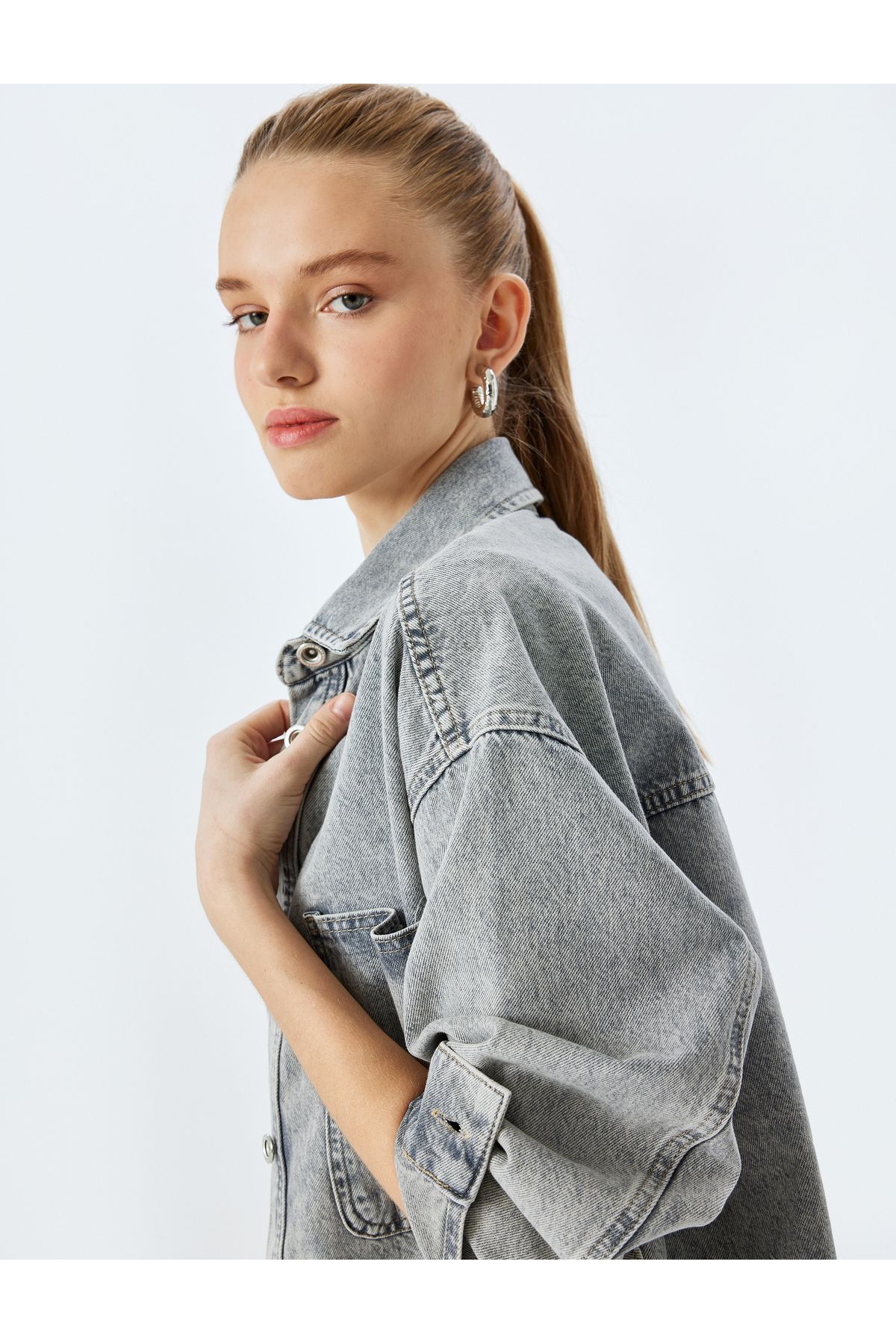 Koton Yeni Sezon Oversize Düğmeli Cep Detaylı Yıkamalı Denim Shacket