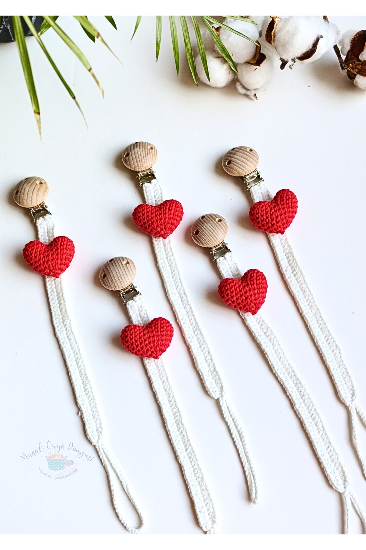 Masal Örgü Dünyası Kalpli Emzik Askısı Kırmızı fotoğrafı 3 (önizleme)