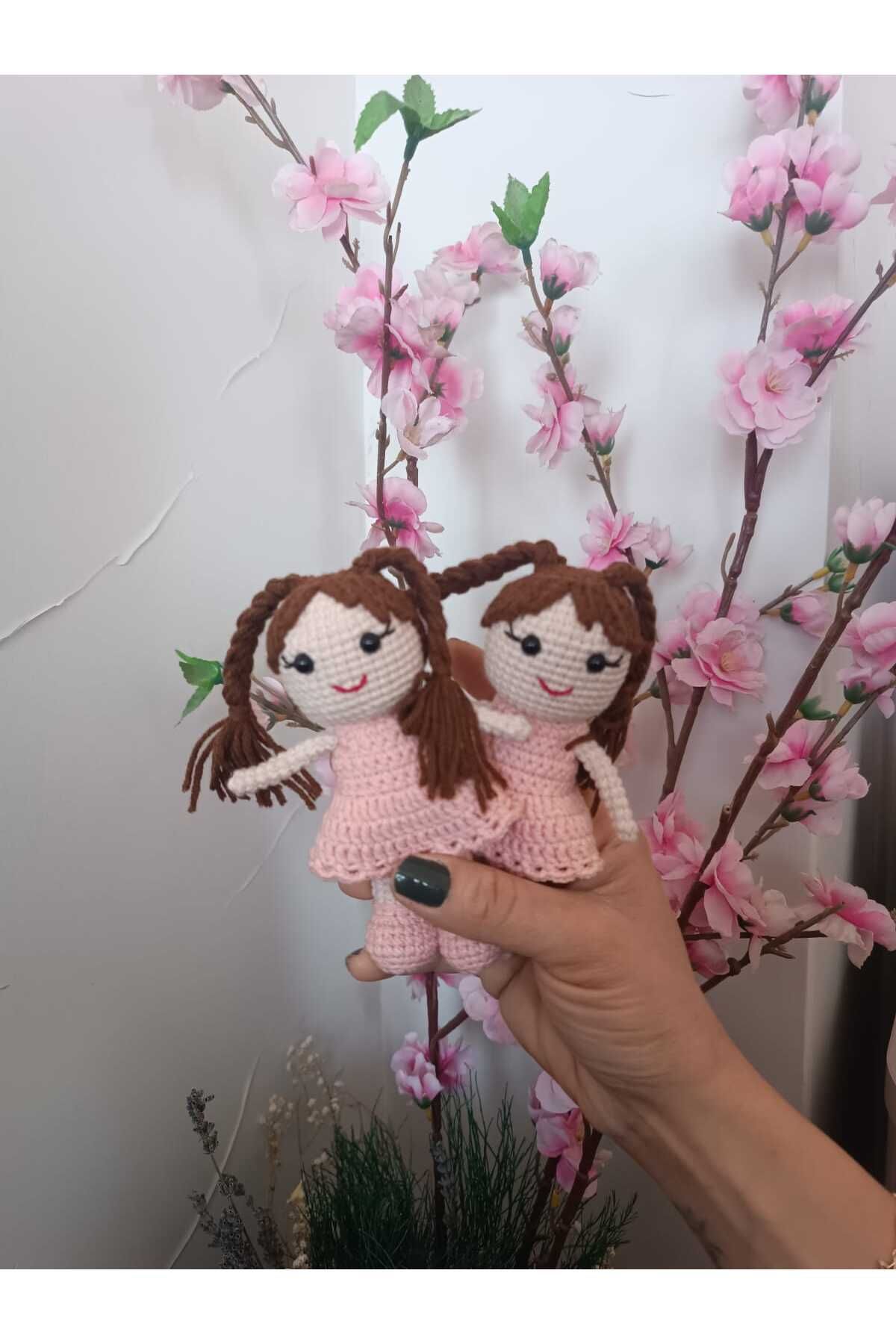 HelenDefne 1 Adet Amigurumi Kız Bebek Anahtarlık Aksesuarı Oyun arkadaşı Dikiz Aynası & ÇantaSüsü HediyelikEşya