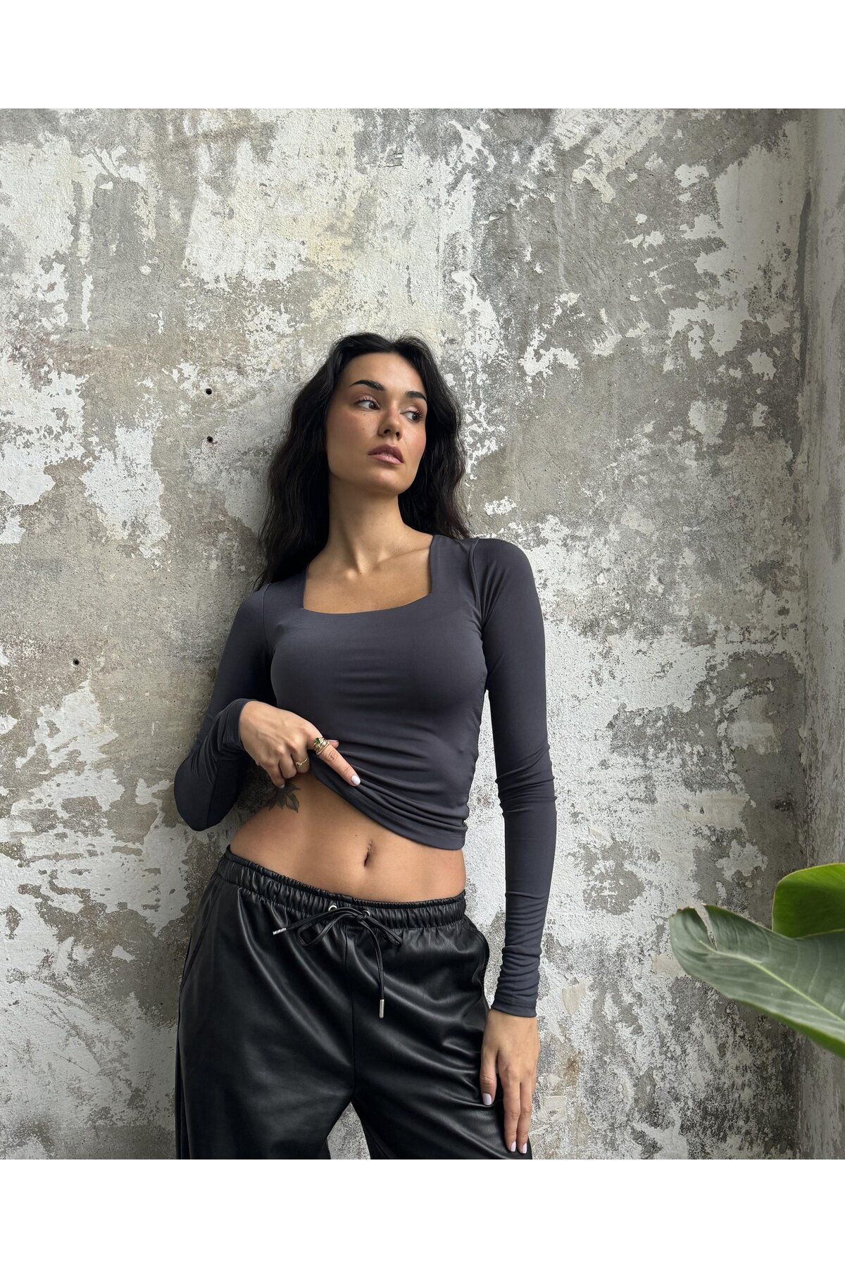 Jose Clothing Kadın Kare Yaka Esnek Kumaş Crop Bluz