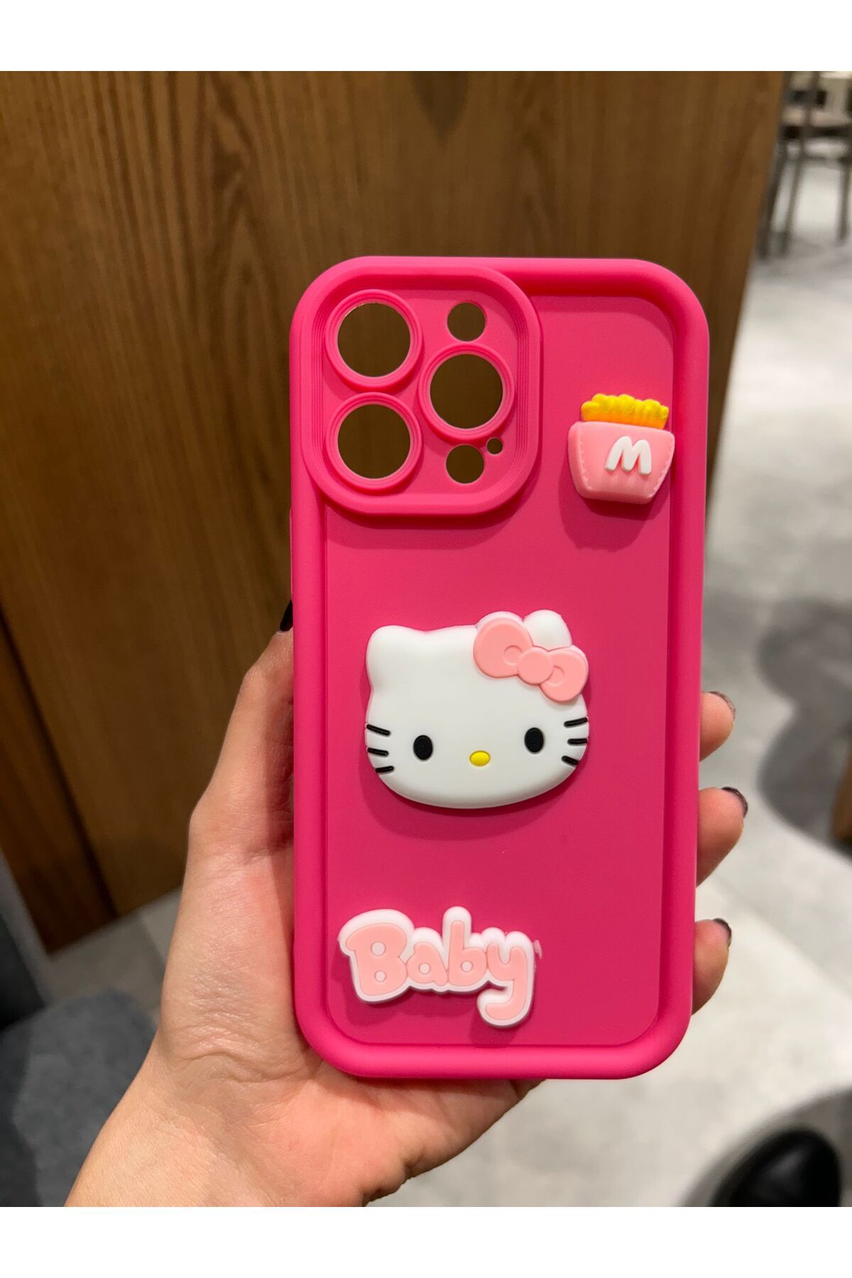 Mee.co İphone 14 Pro Max Uyumlu Koruyucu Hello Kitty Figürlü Silikon Kılıf