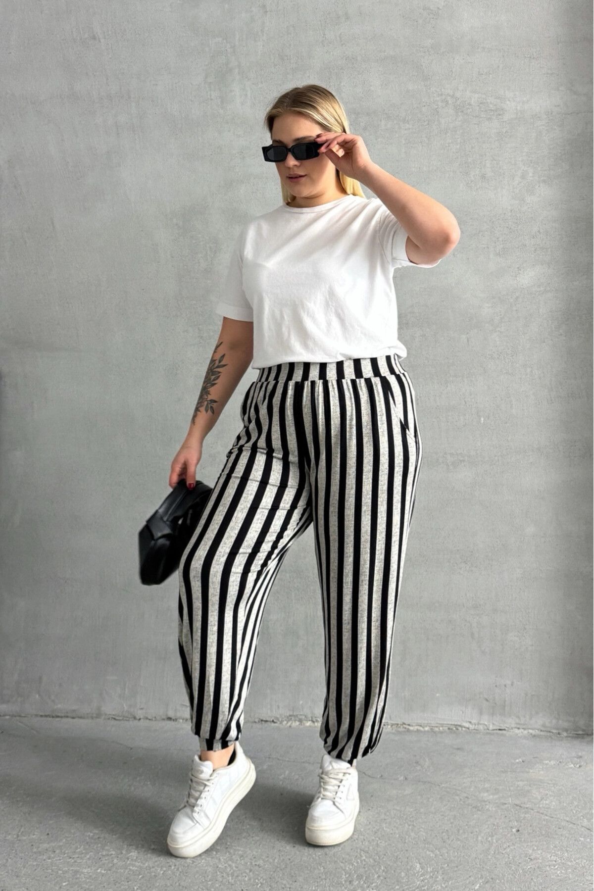 Stil Diva-Plus Size Elastic Waist and Leg Striped Pocket Trousers 89-70 6