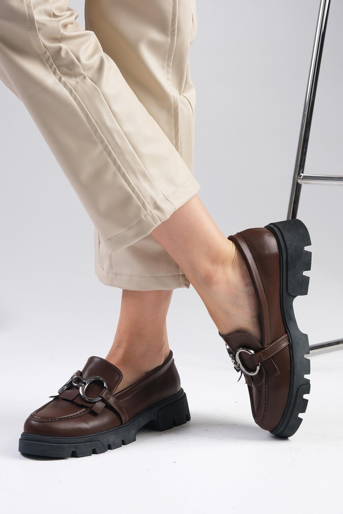 Mio Gusto-Suzi Brown Damen-Loafer-Schuhe mit dicker Sohle 3