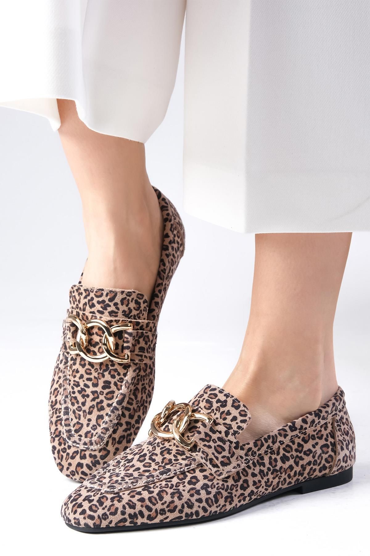 لوفر چند رنگ زنانه Myrcella Genuine Suede Beige Color Leopard الگوی زنجیره ای با Flunt Nose Loafer a Mio Gusto