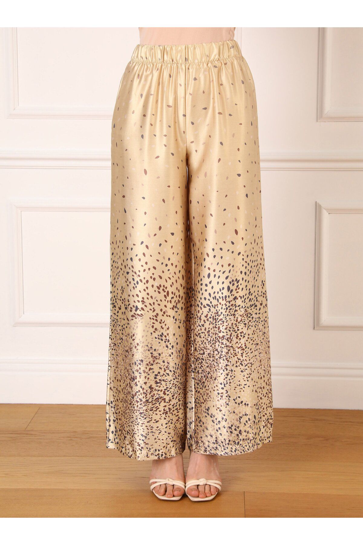 Refka-Beige Satin Set - Gradient Points and Patterned Refka 6