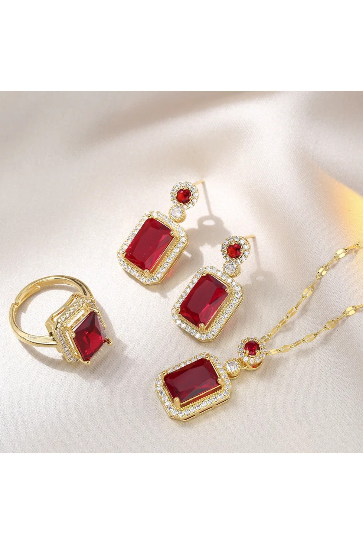 Takıtolia Radiara Zirkon Taşlı Şık Dikdörtgen Tasarım Sevgiliye Hediye Kolye Küpe Ayarlanabilir Yüzük Seti