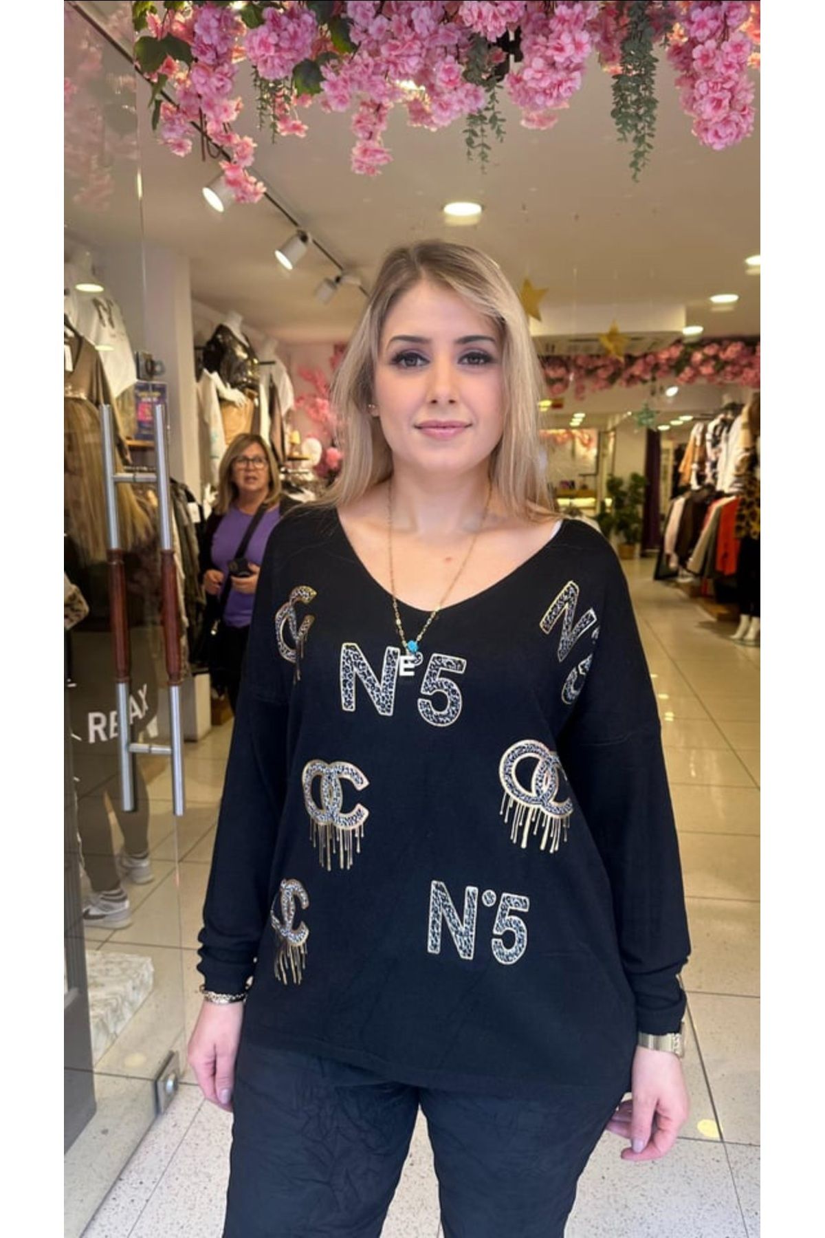 Butik Ayseba Park Moda Leopar Desenli Varaklı N.5 V Yaka Triko Bluz