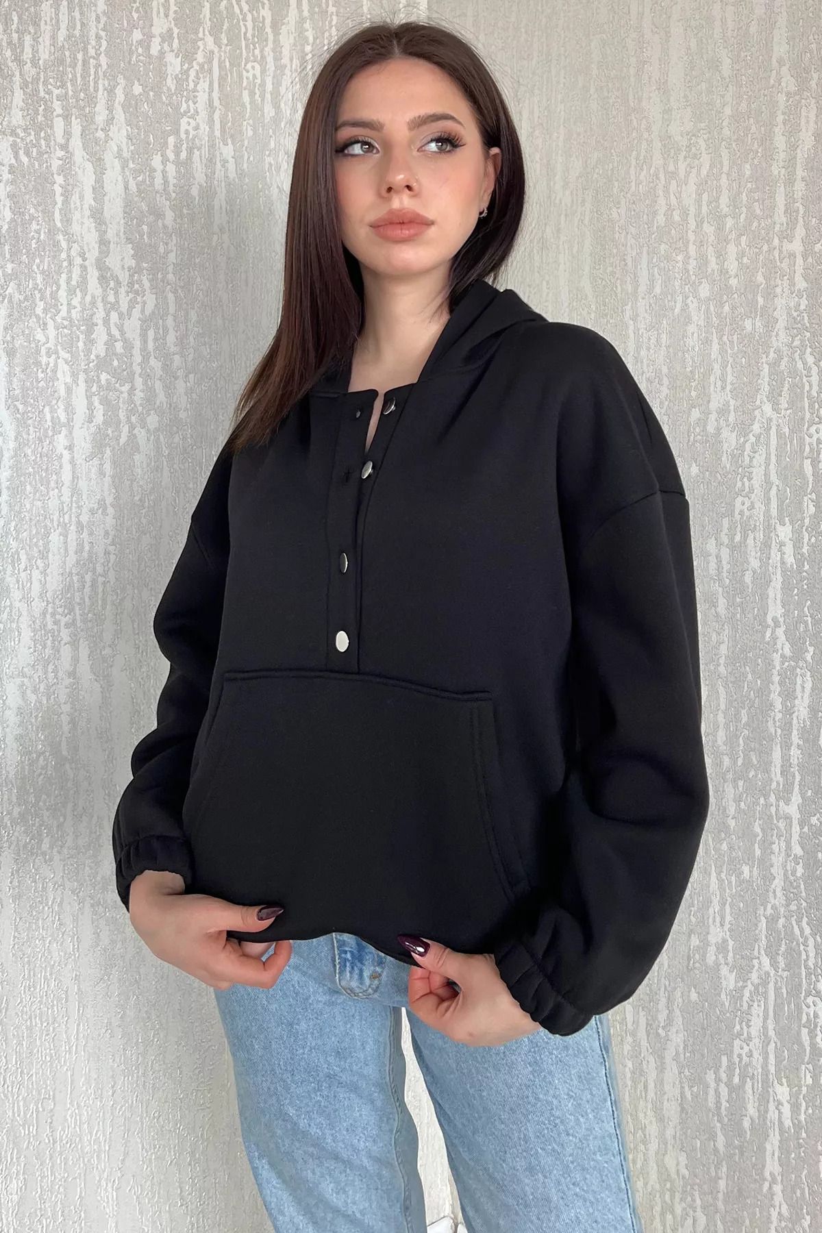 GÜLSELİ Siyah Kadın Şardonlu Kanguru Cepli Düğme Detaylı Sweatshirt