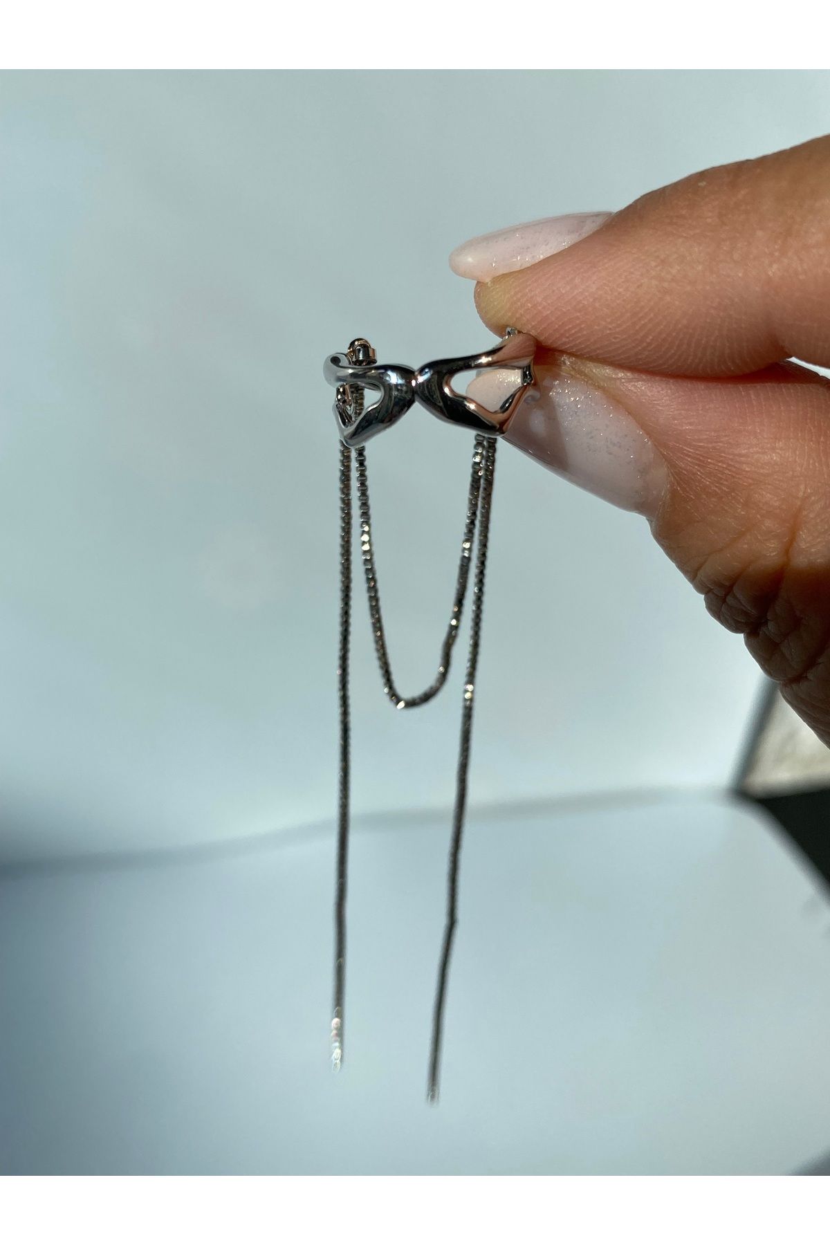 kurukafagift Sallantılı Tek Sıkıştırmalı Kıkırdak Earcuff Gümüş Renk Küpe