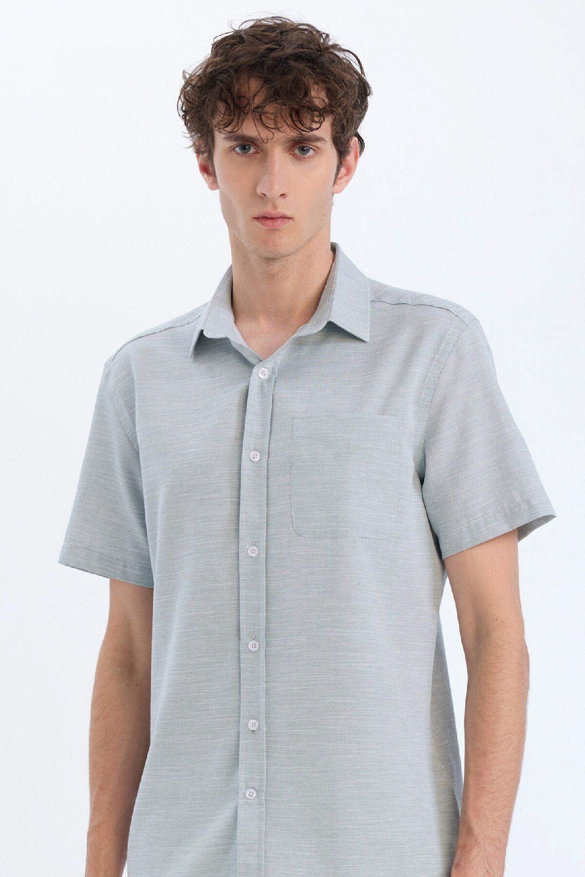 DeFacto Modern Fit Polo Yaka Basic Düz Kısa Kollu Gömlek E5077AX25SM