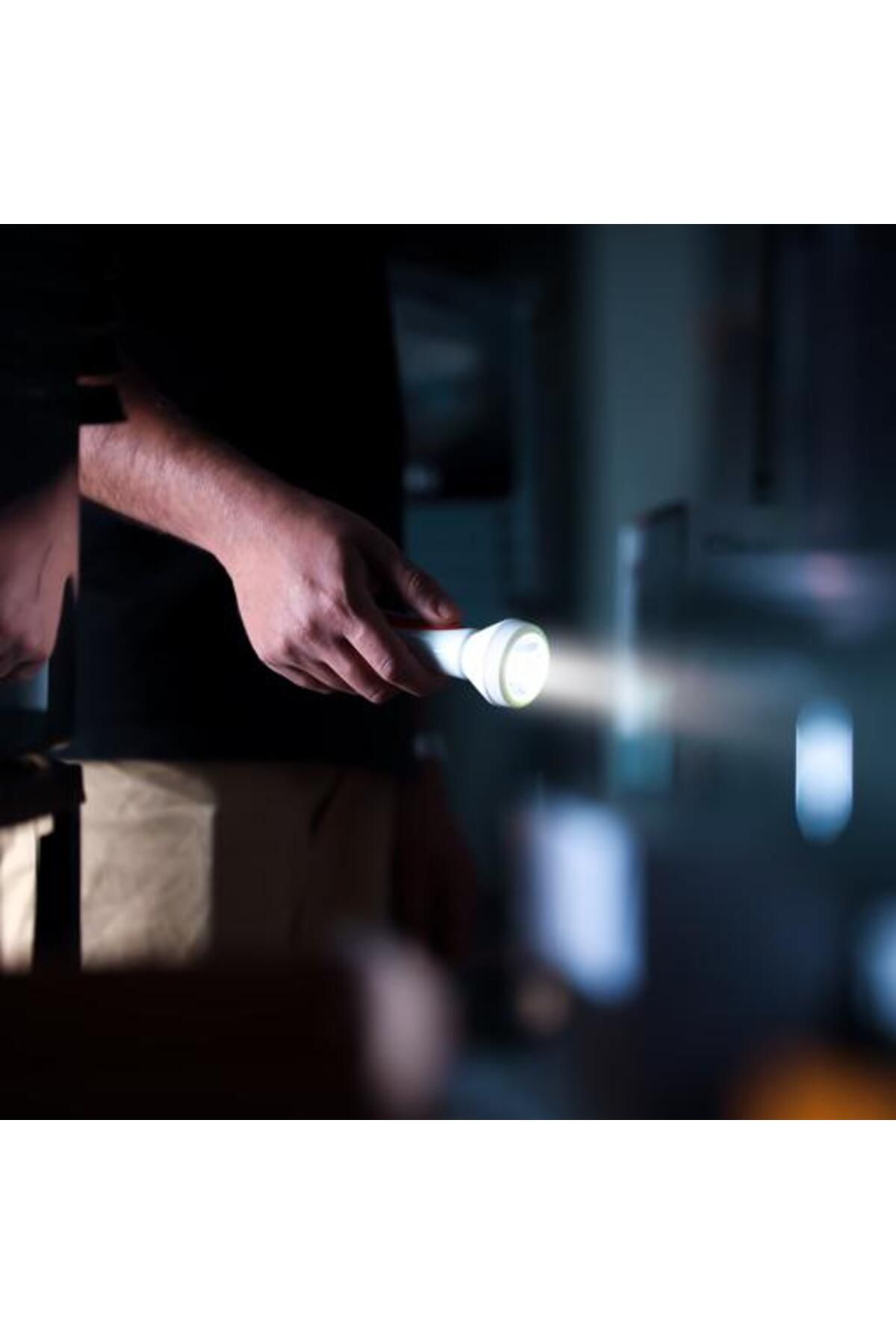 Geepas-Rechargeable LED Flashlight- Rechargeable Lithium Battery and Easy to Use 4