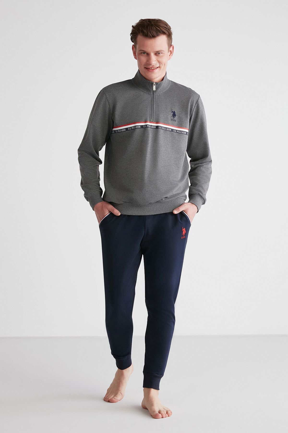 ست پیژامه خاکستری مردانه پایه. پولو اسن. لباس خواب آستین بلند یقه گرد U.S. Polo Assn.