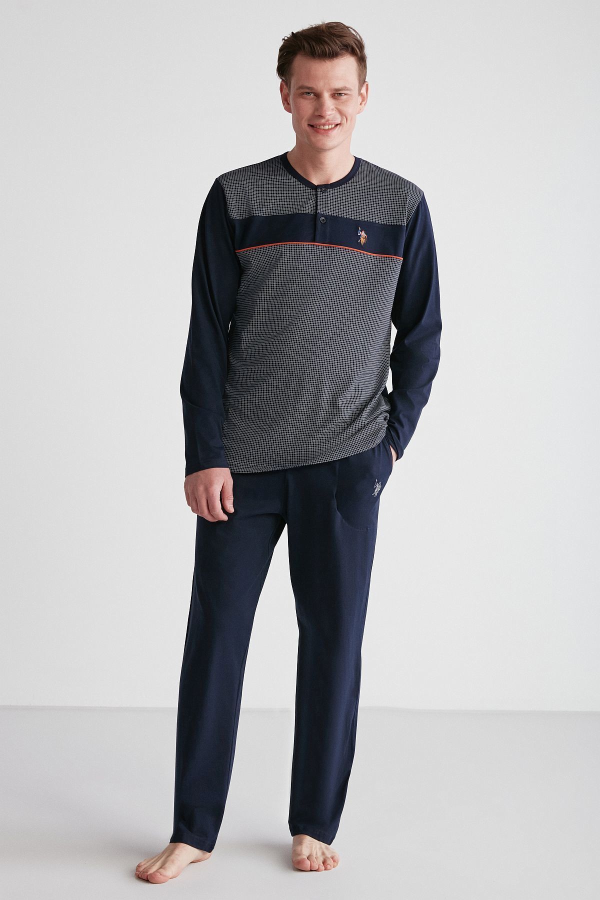 ست لباس خواب آستین بلند مردانه آبی شطرنجی مدل 18744 U.S. Polo Assn.