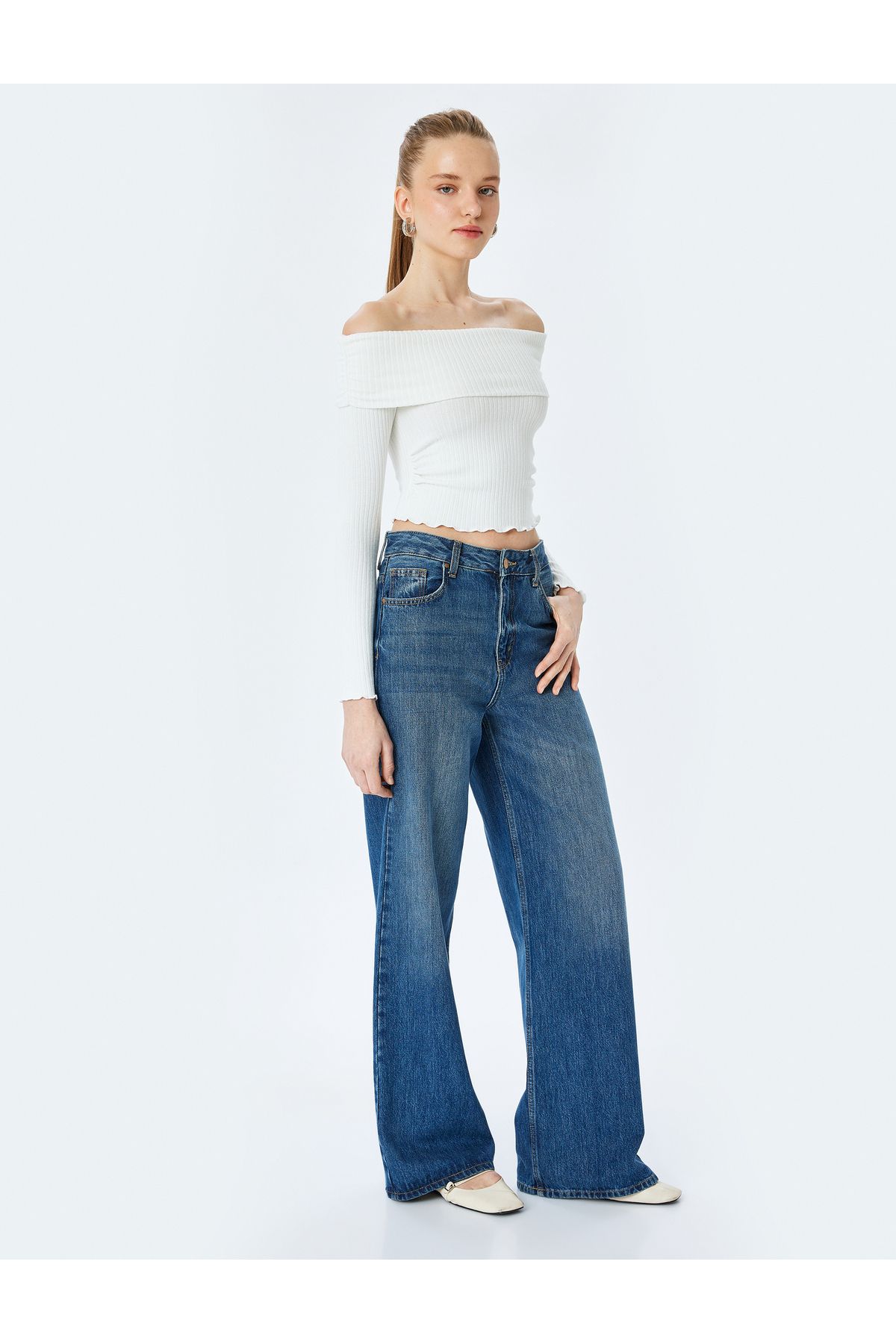 Koton Yeni Sezon Madonna Yaka Omuzu Açık Slim Fit Uzun Kollu Tişört
