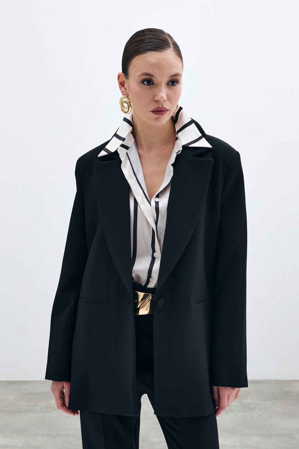 Sateen-Front Single Button Long Jacket - Black 5