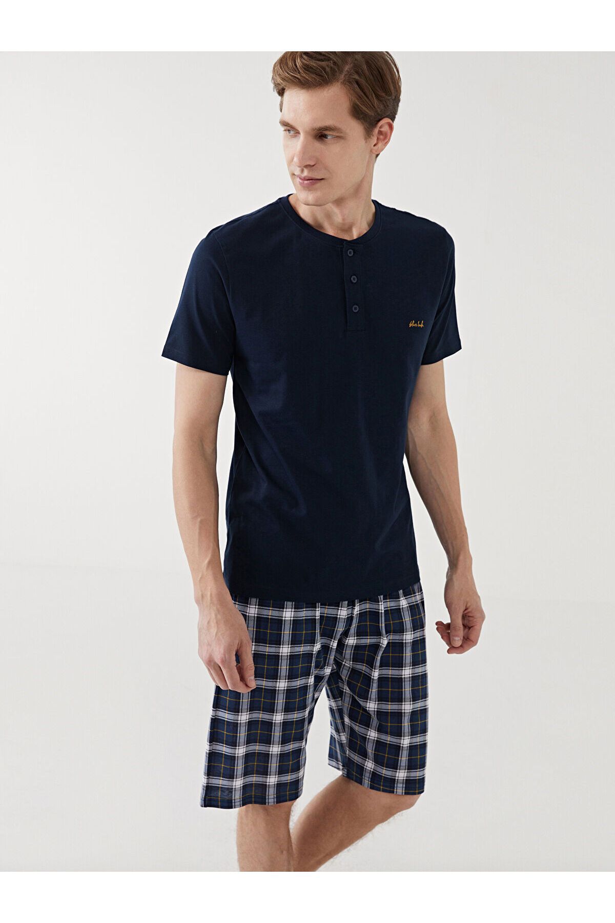 LC Waikiki-Standard Fit Men's Pajama Set with Shorts 1